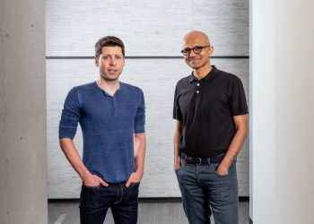 OpenAI inwestuje 12 miliardów dolarów w CoreWeave, wzmacniając rywalizację z Microsoftem