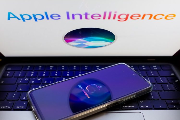 Opóźnienie inteligentnego huba domowego Apple z powodu problemów z Siri