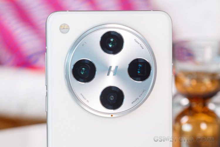 Oppo zaprezentuje model Find X8S z wyświetlaczem 6,3 cala