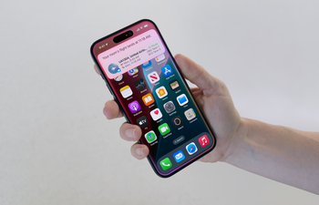 Premiera nowych funkcji Siri opóźniona do iOS 18.5