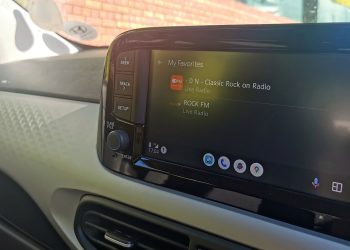 Przetestowałem najnowszą aplikację do globalnego streamingu radia w Android Auto, ale nie jest jeszcze gotowa do jazdy
