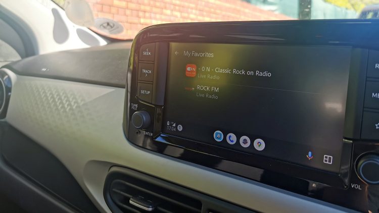 Przetestowałem najnowszą aplikację do globalnego streamingu radia w Android Auto, ale nie jest jeszcze gotowa do jazdy