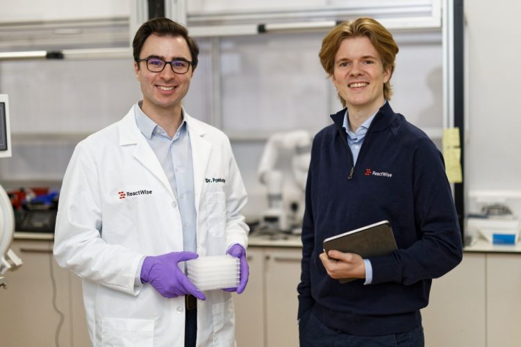 ReactWise, startup wspierany przez YC, wykorzystuje AI do przyspieszenia produkcji leków