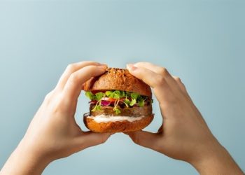 Większość dań roślinnych w restauracjach jest niezdrowa – wyniki badań