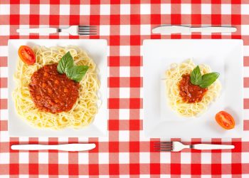 Wielkość porcji różni się na całym świecie, ale nauka nie jest tego główną przyczyną – nowe badanie wyjaśnia dlaczego