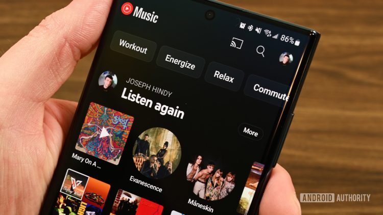 YouTube Music może pomóc Ci znaleźć więcej albumów podobnych do tego, którego teraz słuchasz