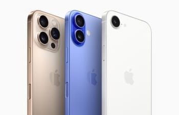 Klienci Apple masowo wykupują iPhone'y przed podwyżką cen spowodowaną nowymi cłami
