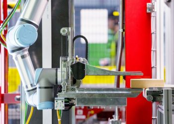 Amazon prezentuje nowego robota magazynowego z funkcją „dotyku”