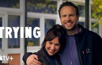 Apple odnawia dwie popularne komedie – "Trying" i "The Studio" wracają z nowymi sezonami na Apple TV+