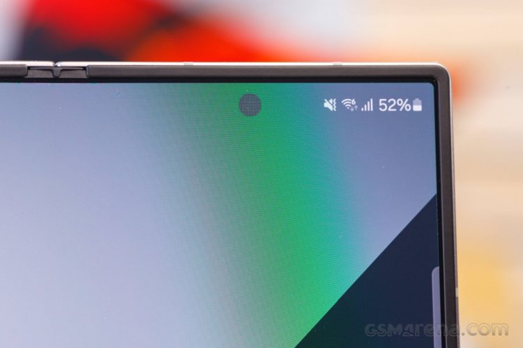 Apple testuje składany iPhone z aparatem ukrytym pod ekranem