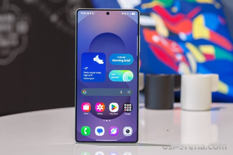 Galaxy S25 Ultra sprzedaje się lepiej niż S25 i S25+ razem wzięte