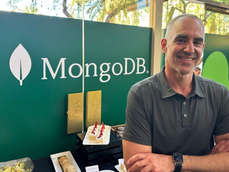 Jak MongoDB wykorzystuje sztuczną inteligencję do modernizacji starszych systemów