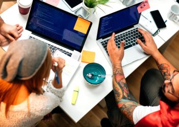 Nowe narzędzie OpenAI – Codex – wśród nowej generacji inteligentnych asystentów programistycznych