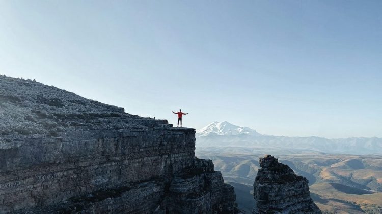 Sztuczna inteligencja na urządzeniach brzegowych – wyższa wydajność dzięki uczeniu federacyjnemu