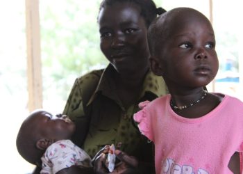 Sztuczna inteligencja pomaga wcześniej wykryć ryzyko ostrego niedożywienia w Kenii