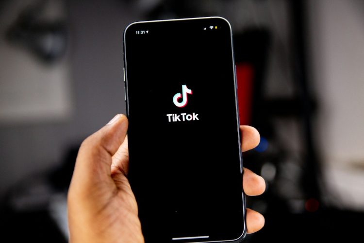 TikTok ukarany wysoką grzywną w UE za przekazywanie danych użytkowników do Chin