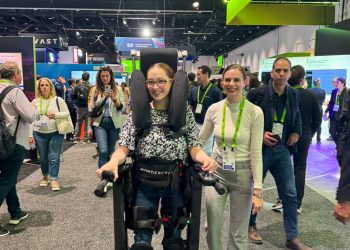 Wandercraft rozpoczyna testy kliniczne egzoszkieletu osobistego wspomaganego sztuczną inteligencją