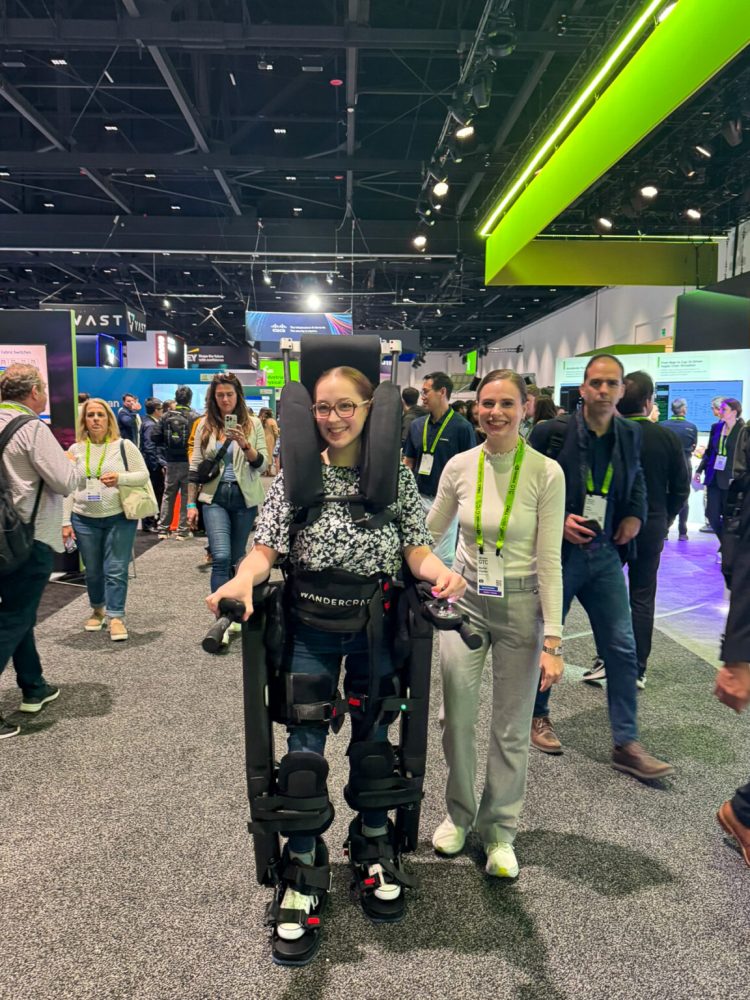 Wandercraft rozpoczyna testy kliniczne egzoszkieletu osobistego wspomaganego sztuczną inteligencją