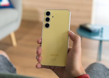 Wyciekły szczegóły dotyczące teleobiektywu i aparatu ultraszerokokątnego w Samsungu Galaxy S25 FE