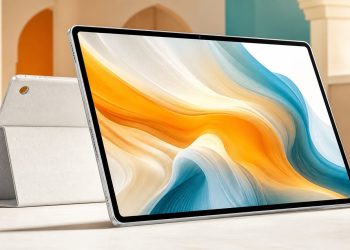 Biały tablet Asus Pad z ekranem 12,2 cala i dopasowanym etui