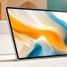 Biały tablet Asus Pad z ekranem 12,2 cala i dopasowanym etui