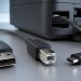 Porównanie złączy USB-A, USB-B i USB-C obok drukarki