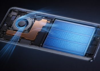 Smartfon z aktywnym wentylatorem i dużą baterią