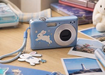 Różowy aparat retro inspirowany postacią króliczka Miffy