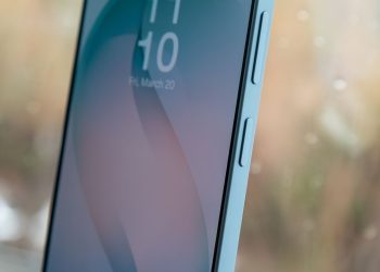 Spadek sprzedaży smartfonów na świecie i niepewne prognozy na końcówkę roku