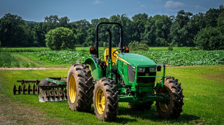 John Deere umożliwi rolnikom samodzielną naprawę sprzętu