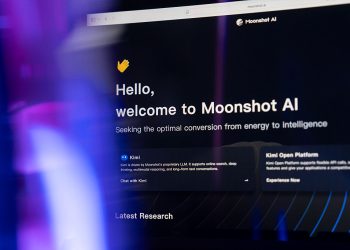 Informacje o czacie Kimi od Moonshot AI na ekranie komputera