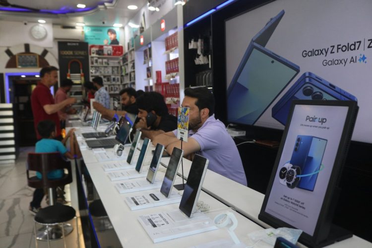 Rozwój sztucznej inteligencji napędza popyt na smartfony z większą pamięcią w Indiach
