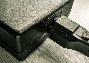 Dlaczego duże ładowarki do laptopów odchodzą do lamusa