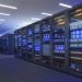 Wnętrze centrum danych AI z serwerami i infrastrukturą sieciową