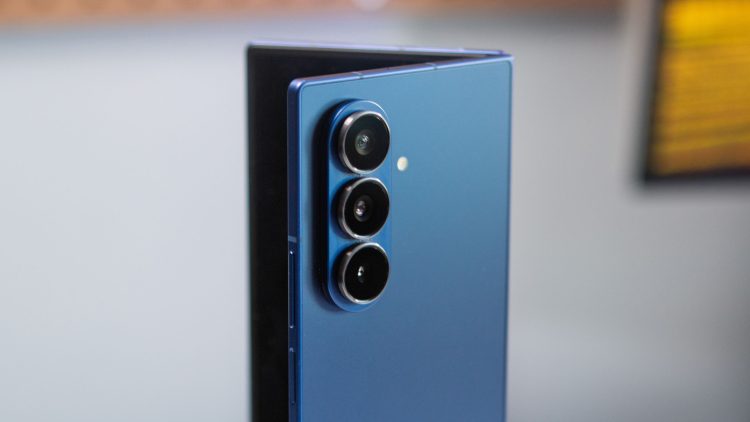 Galaxy Z Fold 7 w niższej cenie dlaczego warto kupić go zamiast czekać na nowszy model