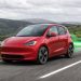Kompaktowy elektryczny Nissan Micra EV podczas drogowego testu zasięgu