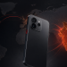 Smartfon na tle mapy ilustrującej wycofanie OnePlus z Europy i Ameryki Północnej oraz obecność w Indiach
