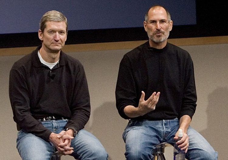Tim Cook zastąpił Steve’a Jobsa 15 lat temu i odejdzie 1 września